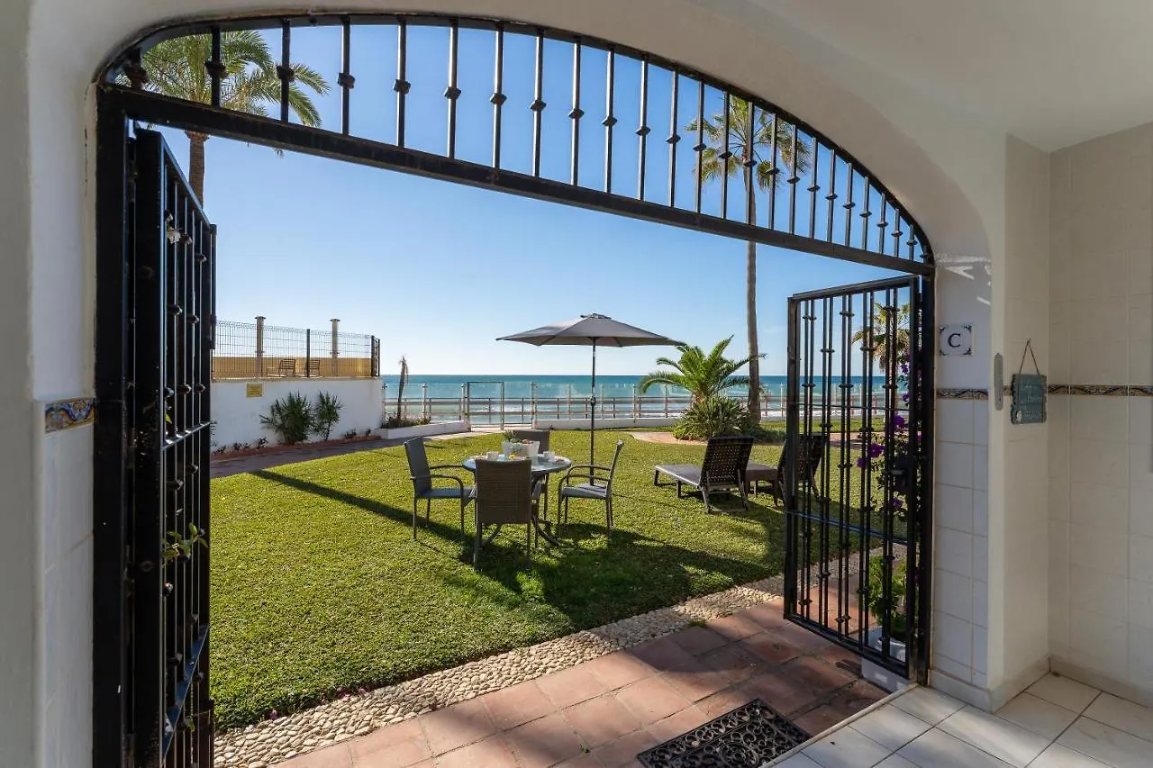 Tatil Evi Sea Front Beach House Macarena C Sitio de Calahonda