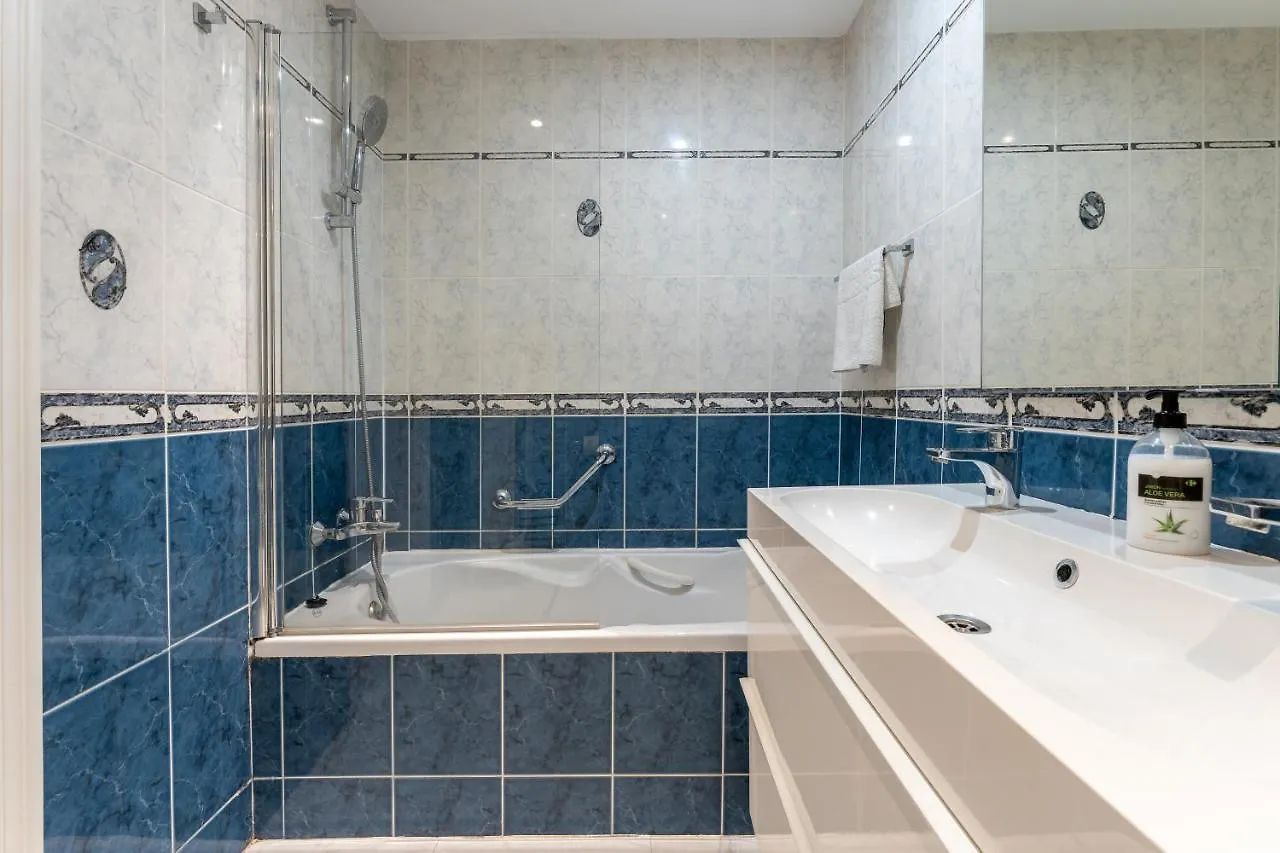 Sea Front Beach House Macarena C Sitio de Calahonda İspanya