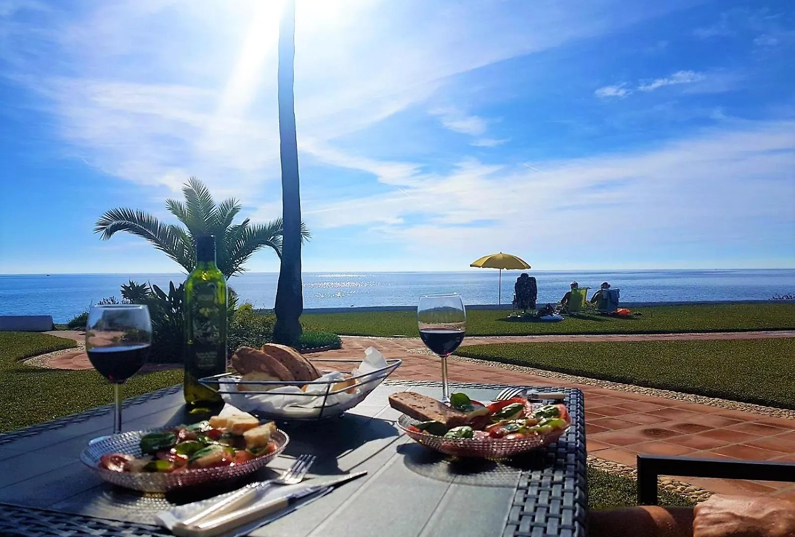 Sea Front Beach House Macarena C Sitio de Calahonda