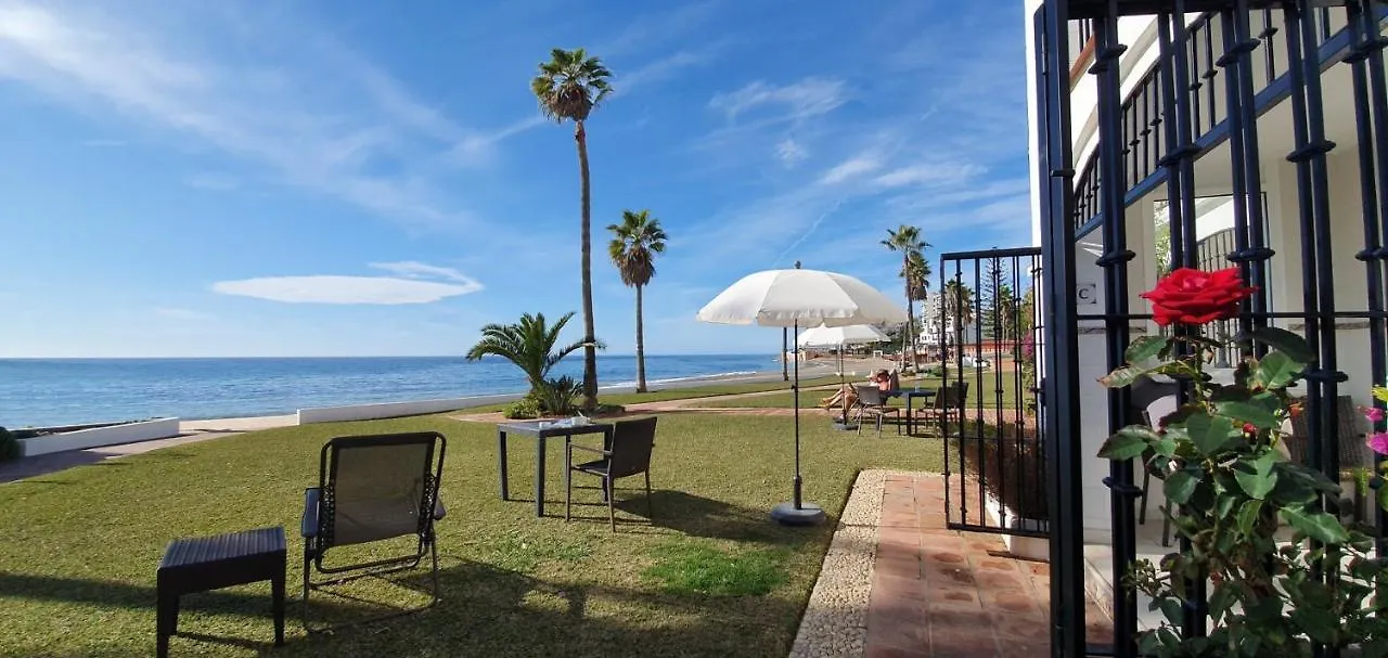 Holiday home Sea Front Beach House Macarena C Sitio de Calahonda