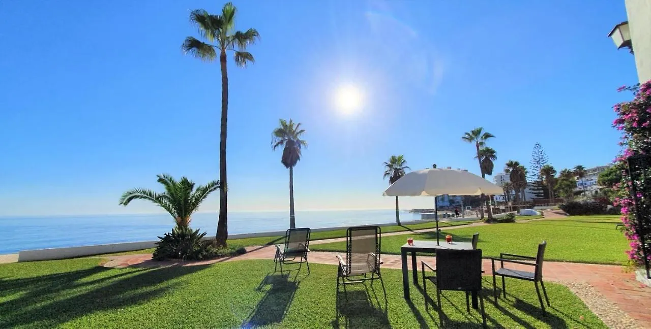 Sea Front Beach House Macarena C Sitio de Calahonda